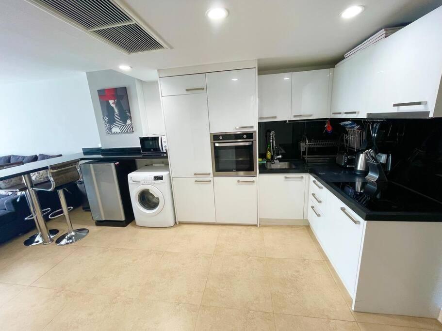 60Sqm Luxury 1 Bed - Pattaya City Centre - Centara Avenue Residences - 704 Екстериор снимка